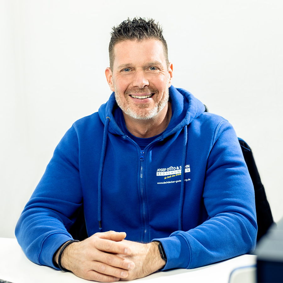 Portrait des Dachdecker Meister Thorsten Drach, Geschäftsführer der Josef Otto & Sohn GmbH Dachdecker und Bauklempner in Bonn Bad Godesberg.